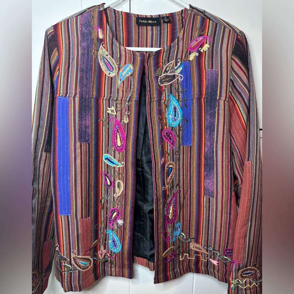 Vibrant Silk Patchwork Women's Blazer with Embroidery - Picture 5 of 6